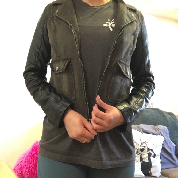 Multifunctional Jacket - Picture 3 of 7